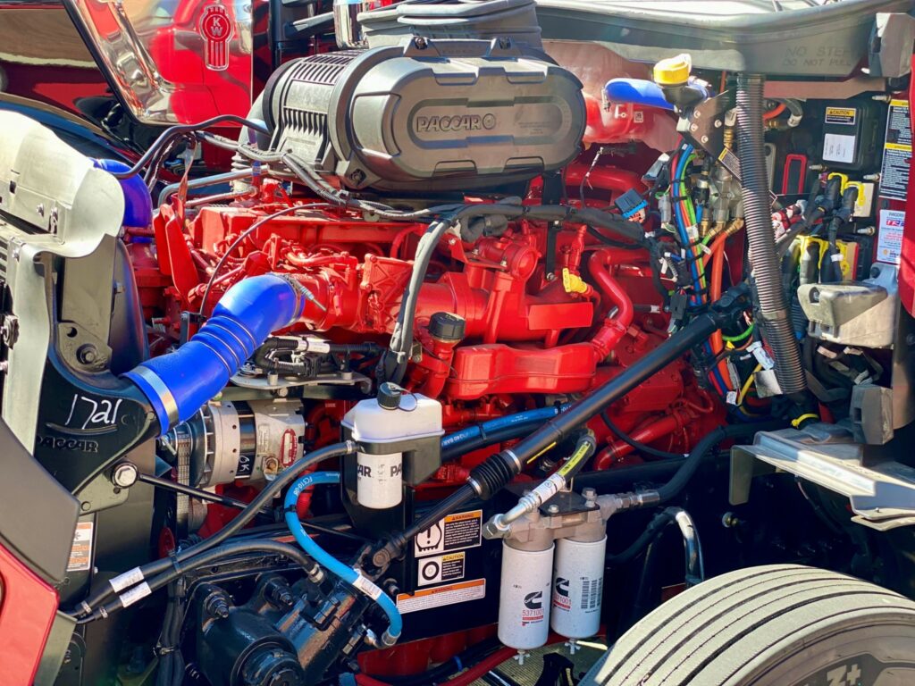 Picture of a X15N engine on a Peterbilt 579